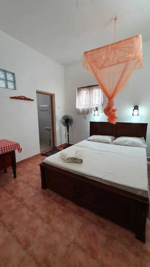 Guesthouse Kind And Love Хиккадува Экстерьер фото