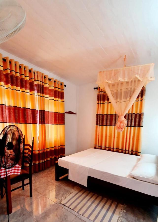 Guesthouse Kind And Love Хиккадува Экстерьер фото