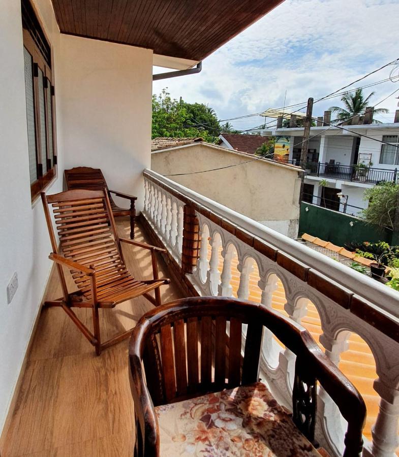 Guesthouse Kind And Love Хиккадува Экстерьер фото
