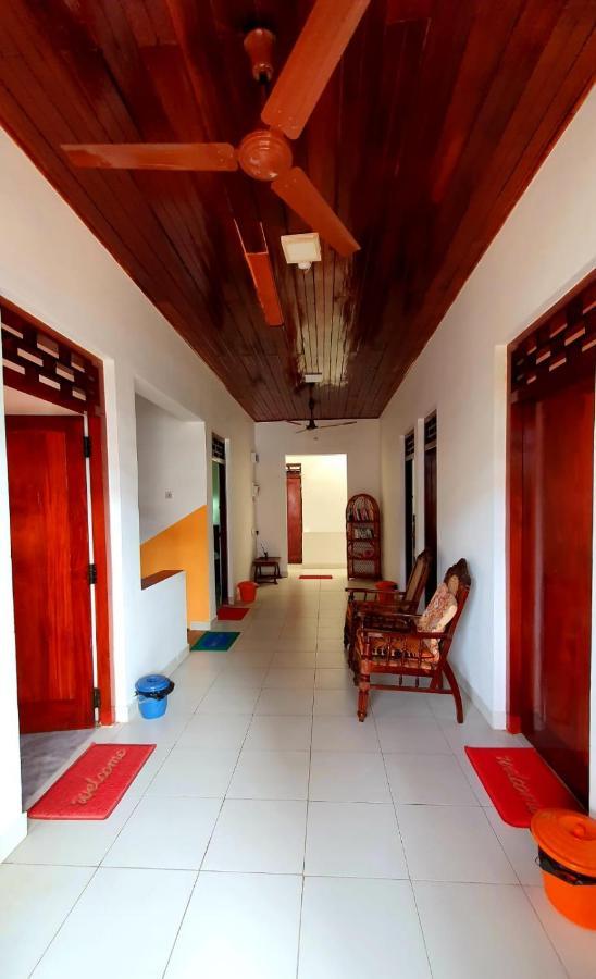 Guesthouse Kind And Love Хиккадува Экстерьер фото