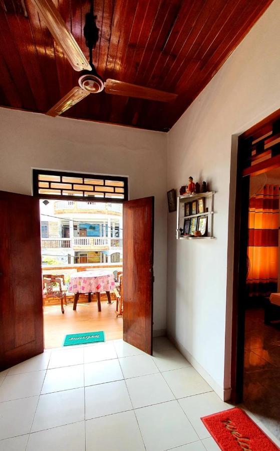 Guesthouse Kind And Love Хиккадува Экстерьер фото