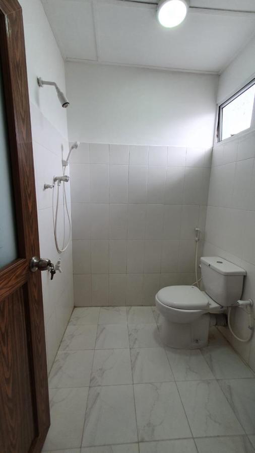 Guesthouse Kind And Love Хиккадува Экстерьер фото