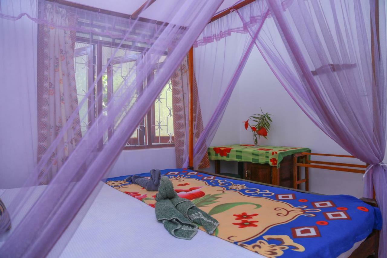 Guesthouse Kind And Love Хиккадува Экстерьер фото